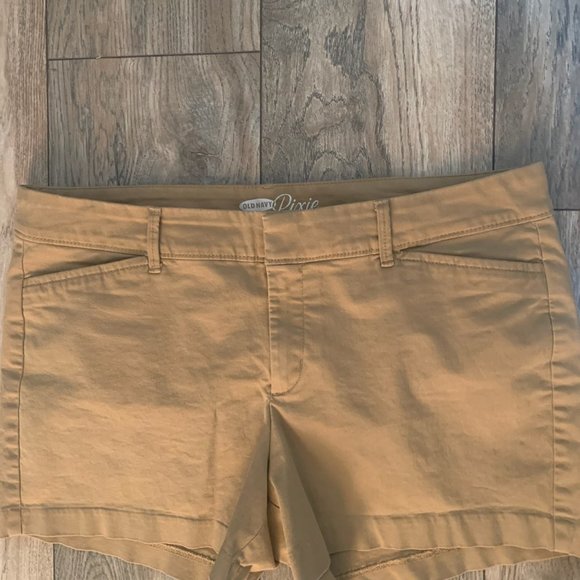 OLD NAVY THE PIXIE STRETCH KHAKI TAN SHORTS 8-EUC - Picture 2 of 6